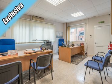 Local comercial en venta en Calle Reconquista de Sevilla 15