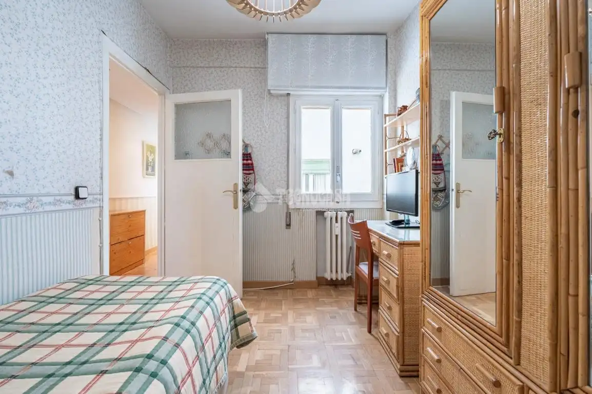 Habitación de Piso en venta en Madrid con Calefacción, Parquet y Balcón