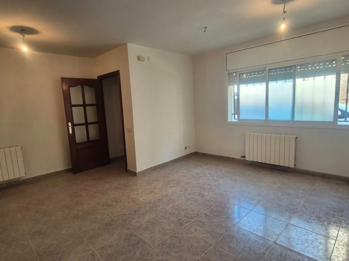 Sala de estar de Casa adosada en venta en Castellet i la Gornal con Calefacción