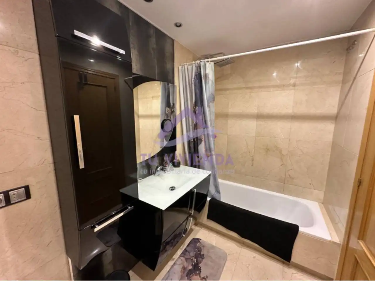 Bathroom of Attic for sale in Valladolid  with Heating, Parquet flooring and Terrace