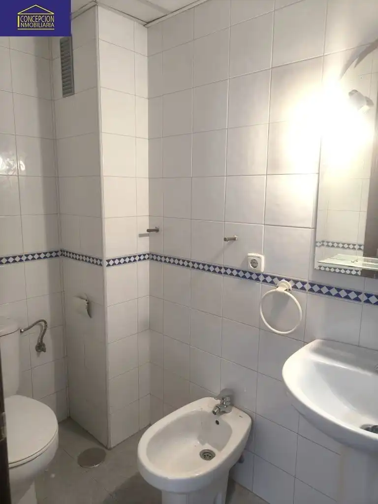 Bathroom of Flat for rent in Córdoba  with Air Conditioner, Heating and Furnished