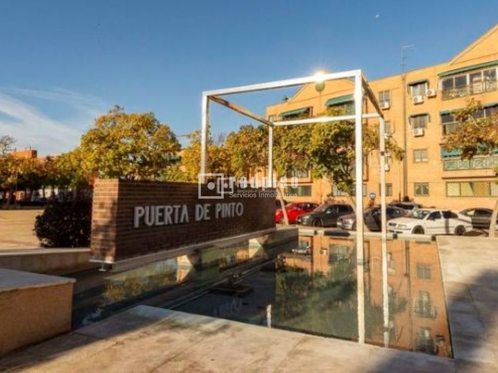 Exterior view of House or chalet for sale in Pinto  with Air Conditioner, Heating and Storage room