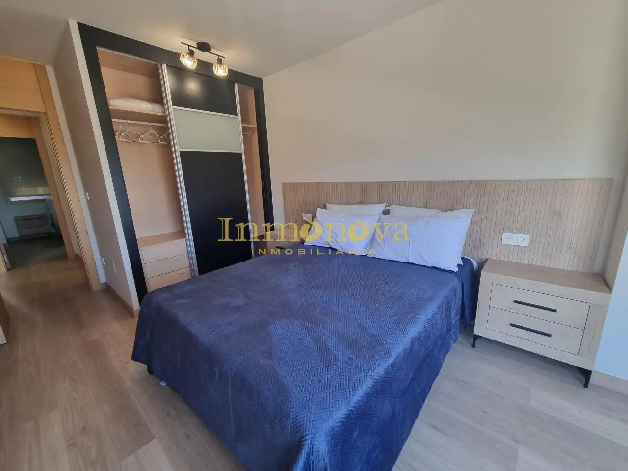 Habitación de Piso de alquiler en Cangas  con Calefacción, Amueblado y Balcón