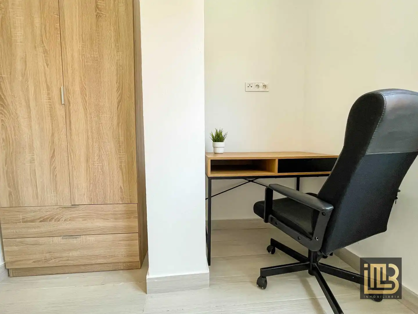 Habitación de Piso en venta en Málaga con Aire acondicionado, Microondas y TV