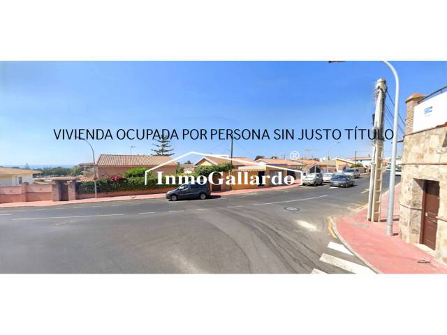 Casa adosada en Venta en Calle rosales en Cotomar