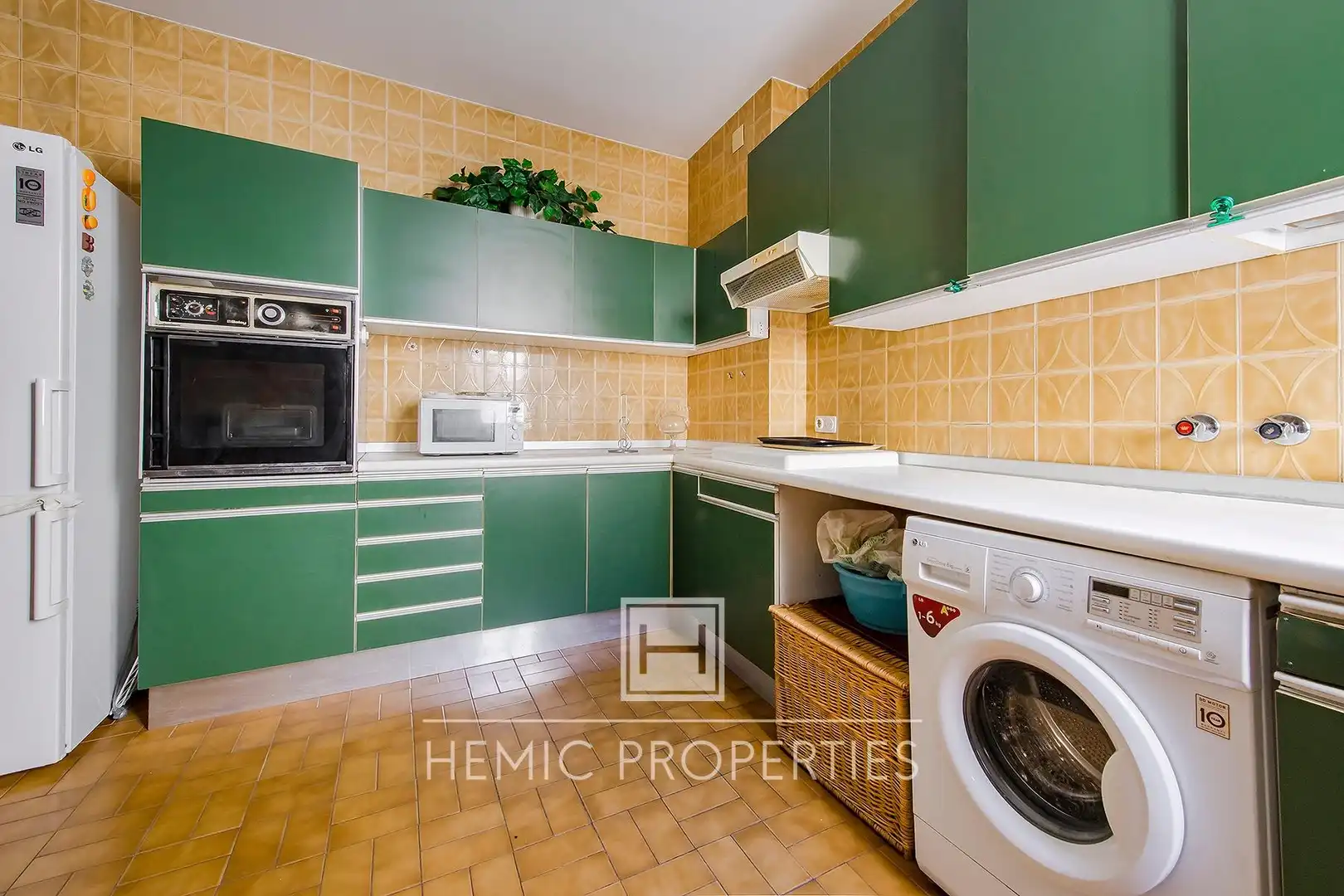 Cocina de Piso en venta en Madrid con Trastero y Balcón
