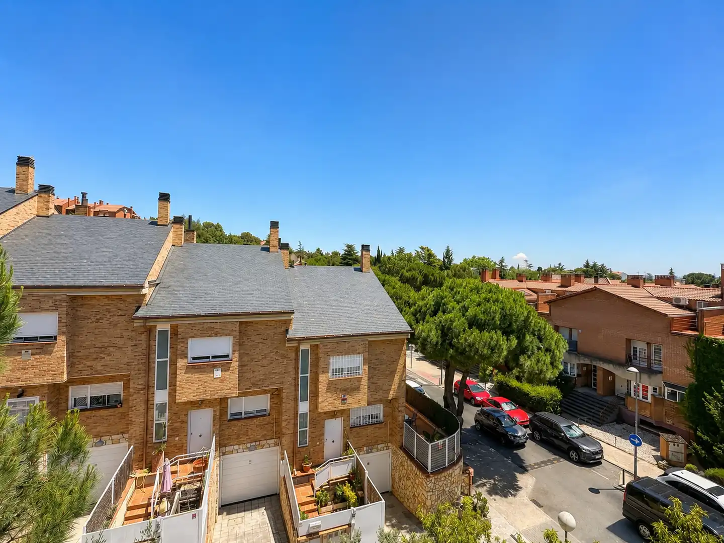 Vista exterior de Casa adosada en venta en Torrelodones con Piscina comunitaria