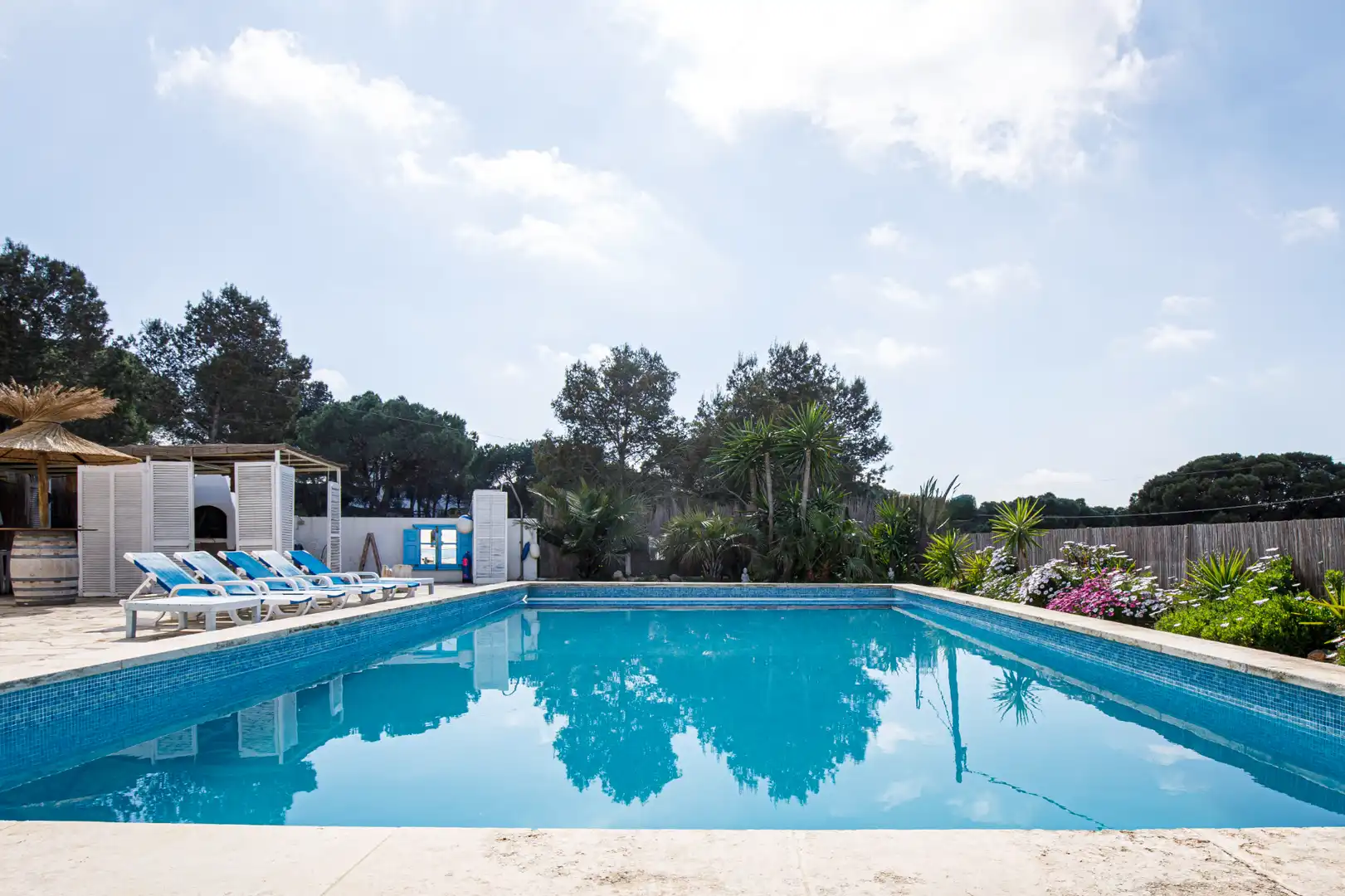 Piscina de Casa o xalet en venda en L'Escala amb Aire condicionat, Jardí privat i Terrassa