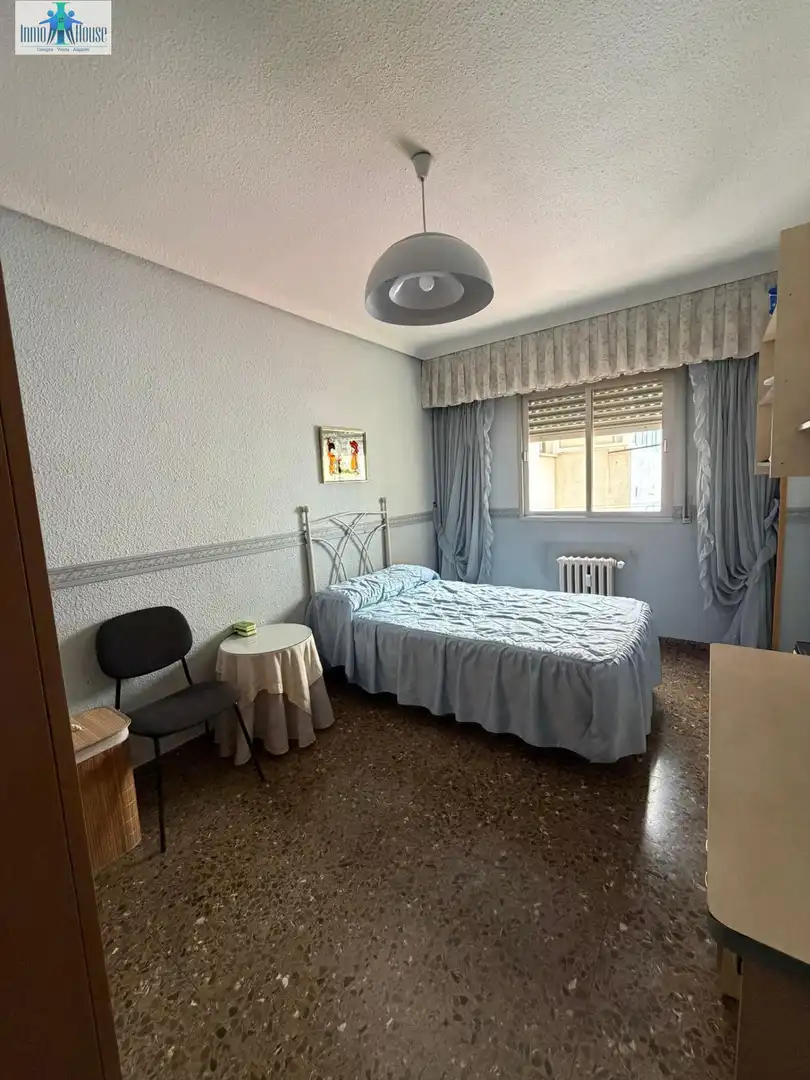 Dormitori de Pis en venda en Albacete amb Calefacció, Moblat i Balcó