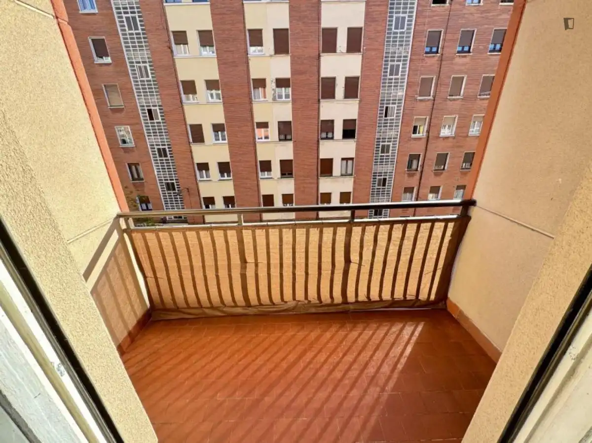 Room in Bilbao , Bizkaia