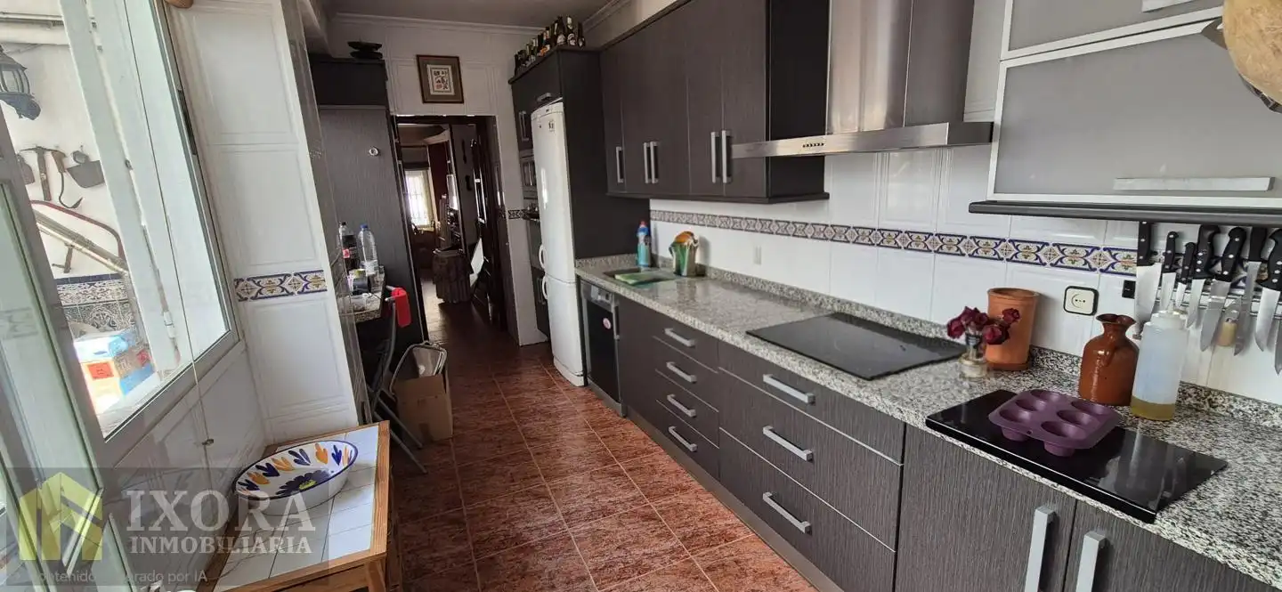 Cuina de Casa o xalet en venda en Linares amb Aire condicionat i Terrassa