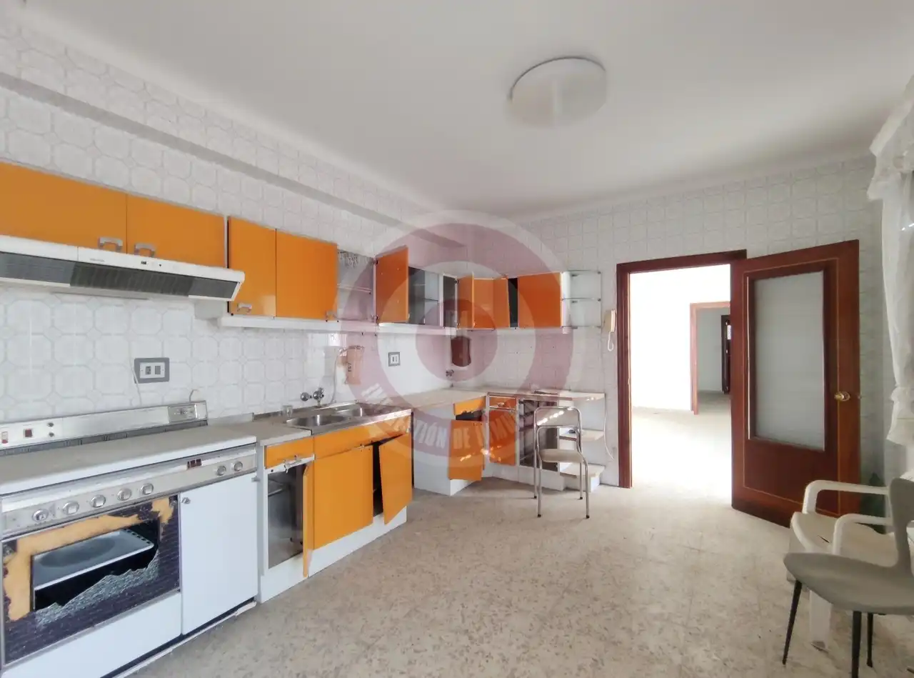 Cuina de Edifici en venda en Vélez-Málaga amb Alarma