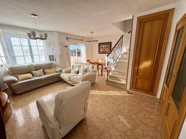 Casa-chalet en Alquiler en La Pizarra