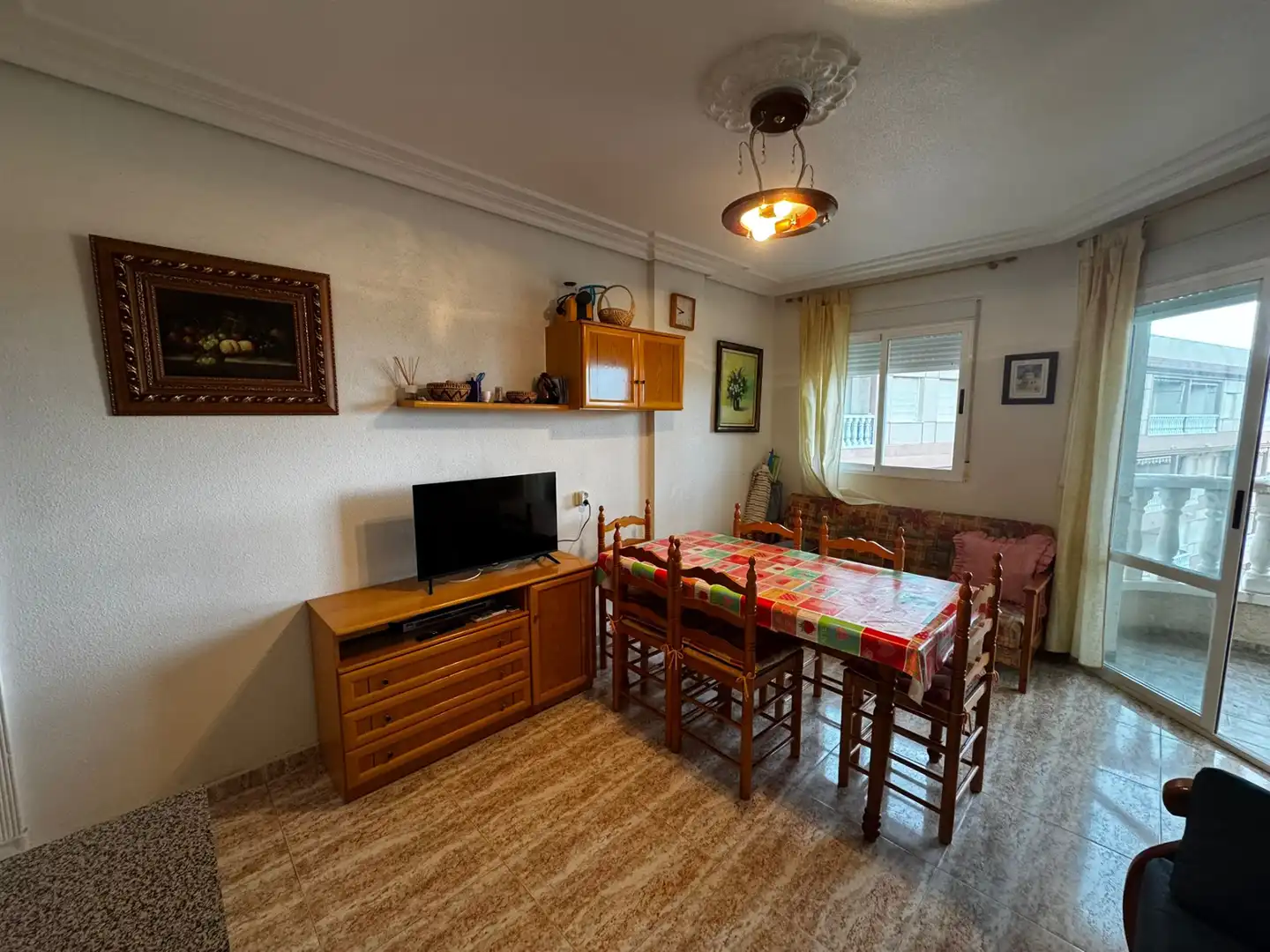 Wohnzimmer von Dachboden zum Verkauf in Torrevieja mit Klimaanlage, Terrasse und Möbliert
