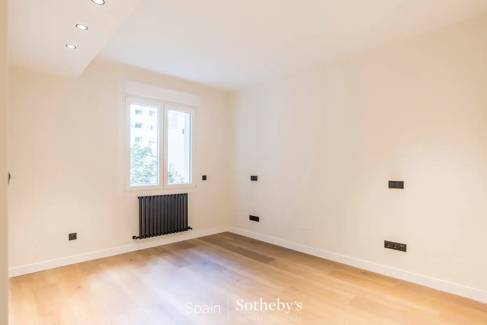 Dormitori de Apartament en venda en Madrid amb Aire condicionat i Calefacció