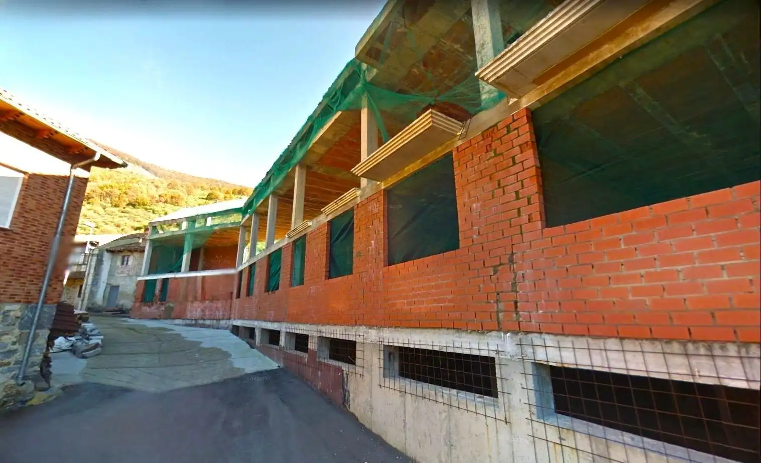 Vista exterior de Edificio en venta en Puebla de Lillo