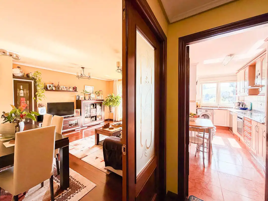 Piso en venta en Santa Cruz de Bezana con Calefacción, Terraza y Trastero