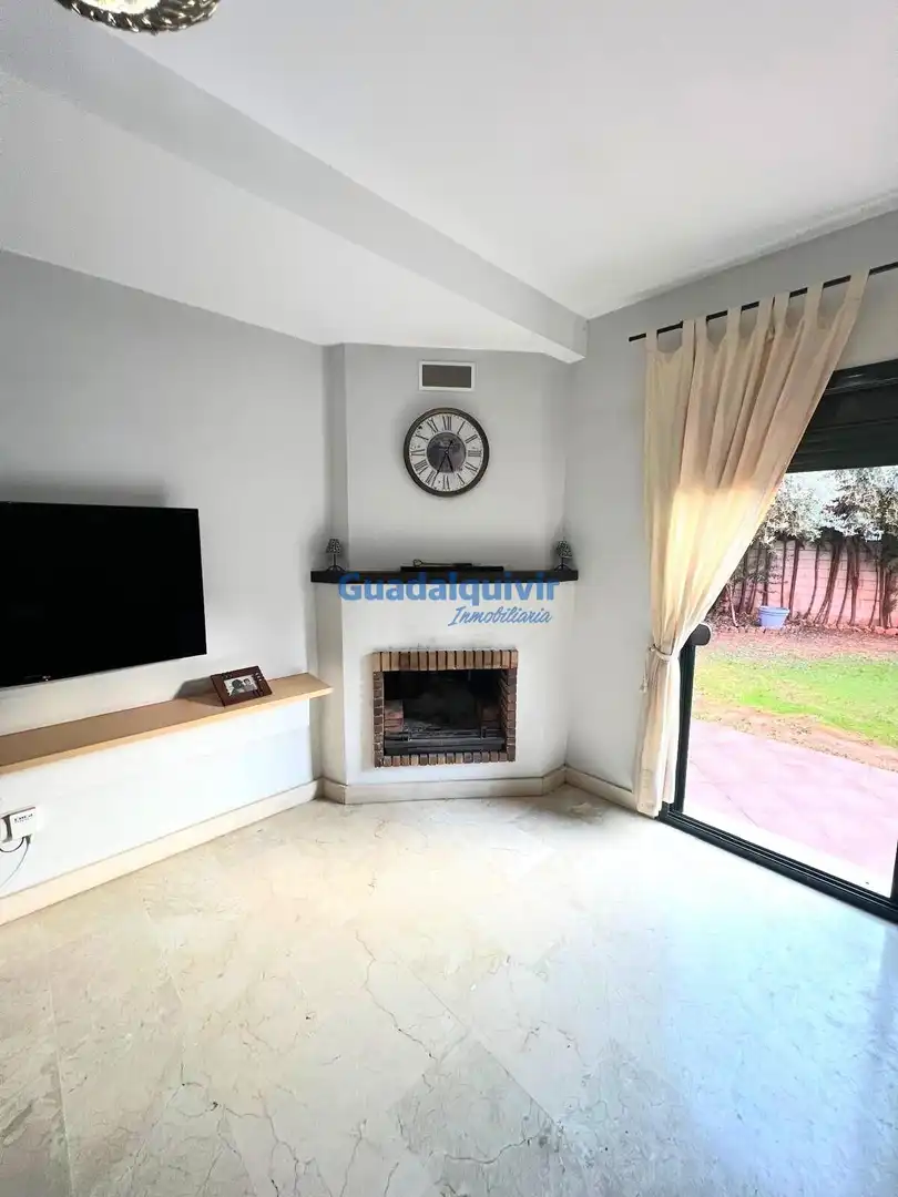 Jardí de Casa adosada en venda en Alcalá de Guadaira amb Jardí privat, Terrassa i Traster