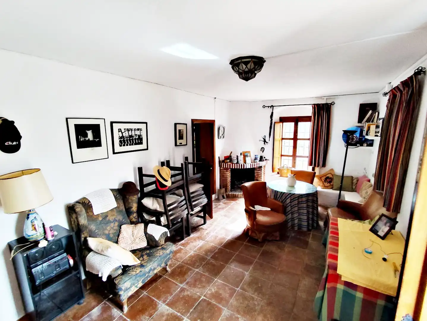 Sala de estar de Finca rústica en venta en Coín con Jardín privado, Trastero y Amueblado