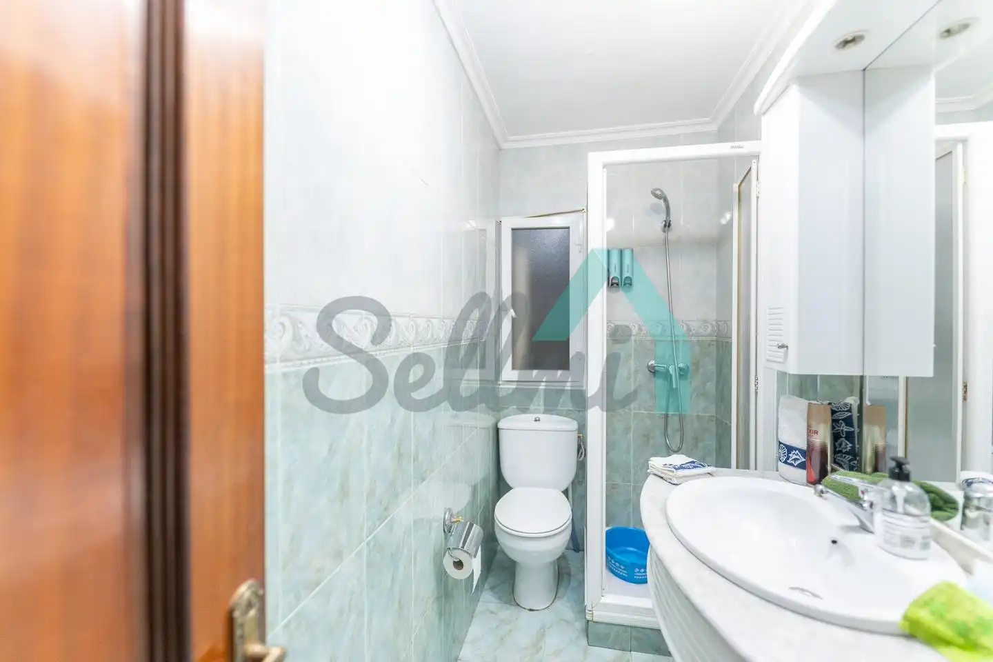 Bathroom of Flat for rent in Avilés  with Terrace and Furnished