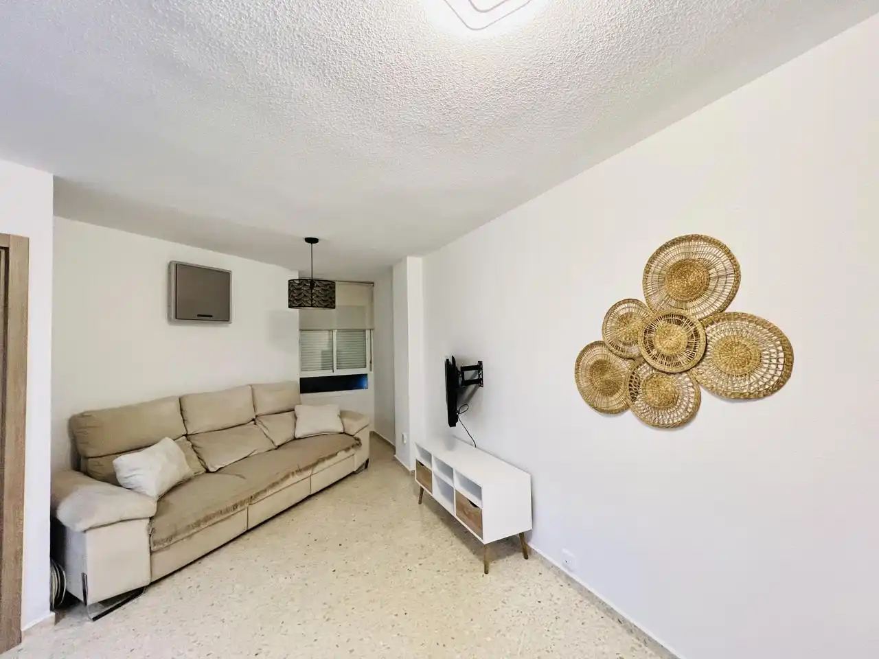 Flat for rent in De Demóstenes, El Cónsul - Ciudad Universitaria - El Romeral