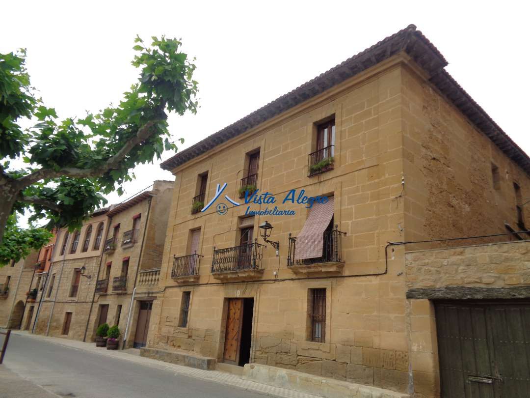 Vista exterior de Pis en venda en Briones amb Terrassa