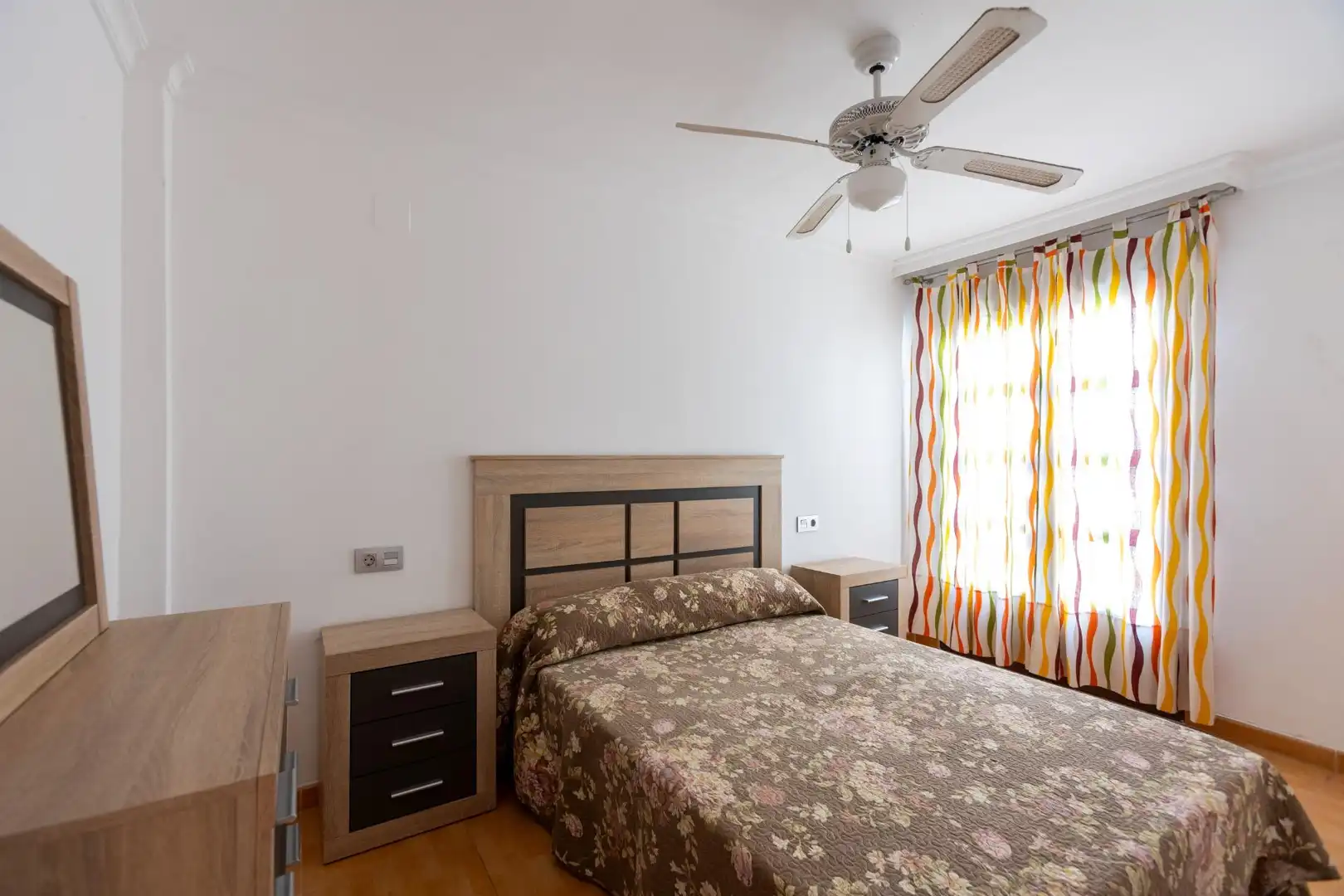 Bedroom of Houses for sale in Almuñécar  with Air Conditioner, Terrace and Furnished
