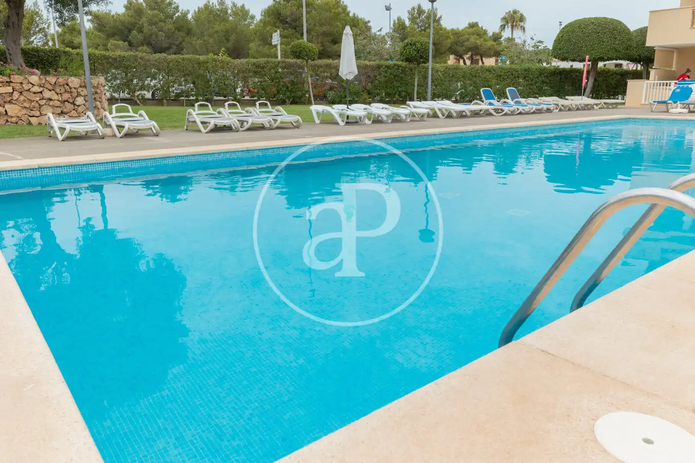 Piscina de Piso de alquiler en Son Servera con Aire acondicionado, Calefacción y Jardín privado