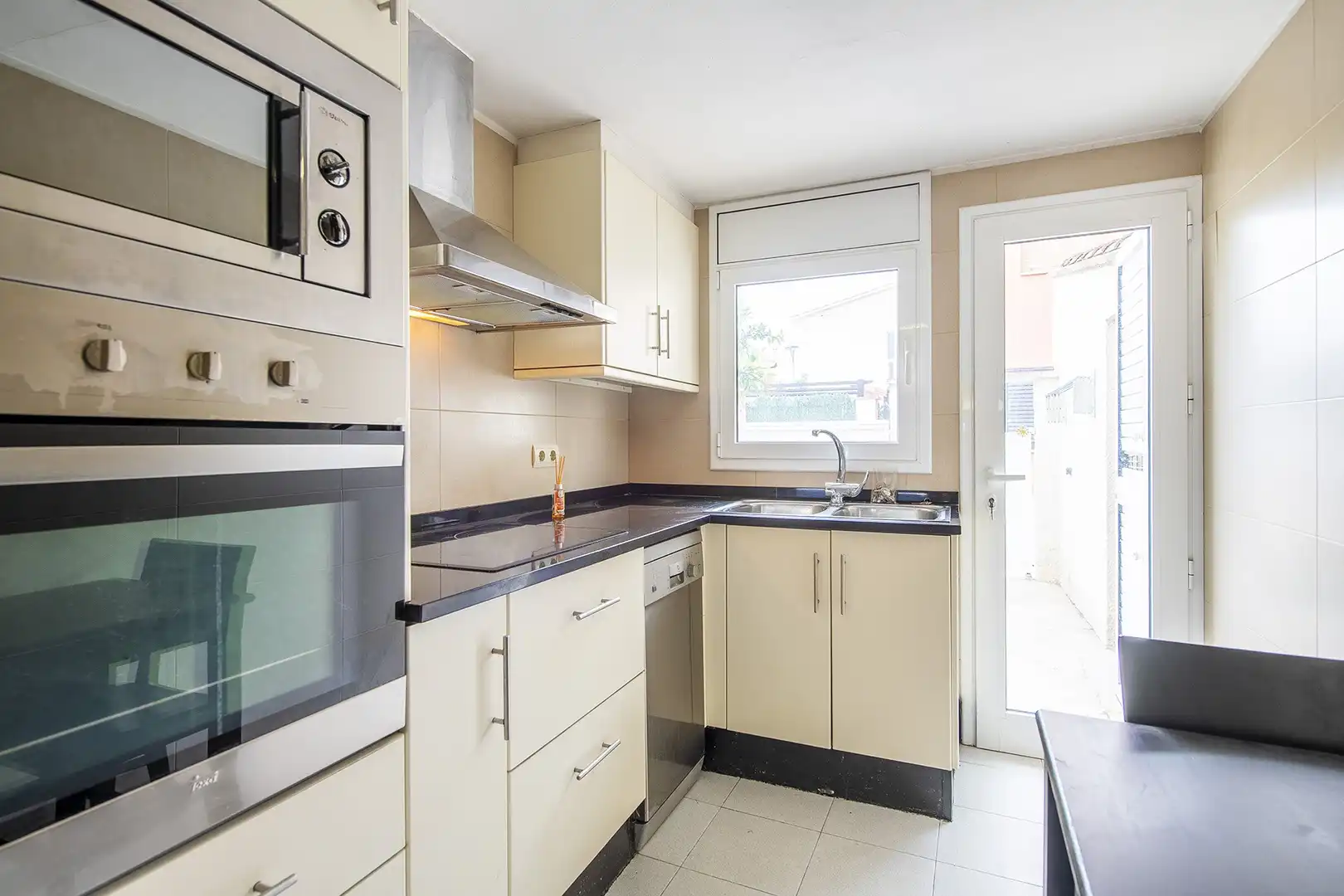 Küche von Einfamilien-Reihenhaus zum Verkauf in Banyoles mit Heizung, Terrasse und Balkon