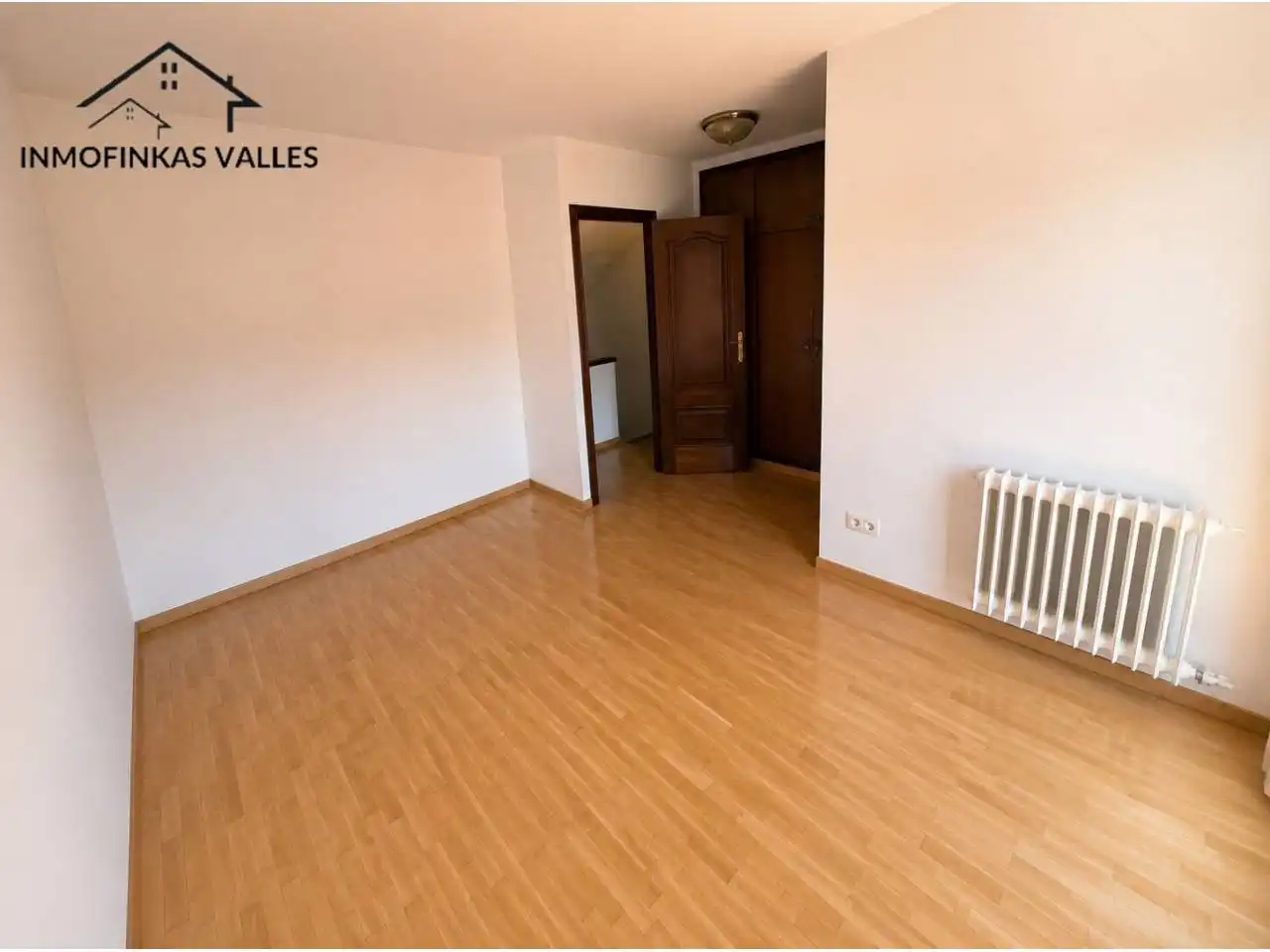 Dormitori de Casa adosada en venda en Parets del Vallès amb Aire condicionat, Calefacció i Jardí privat
