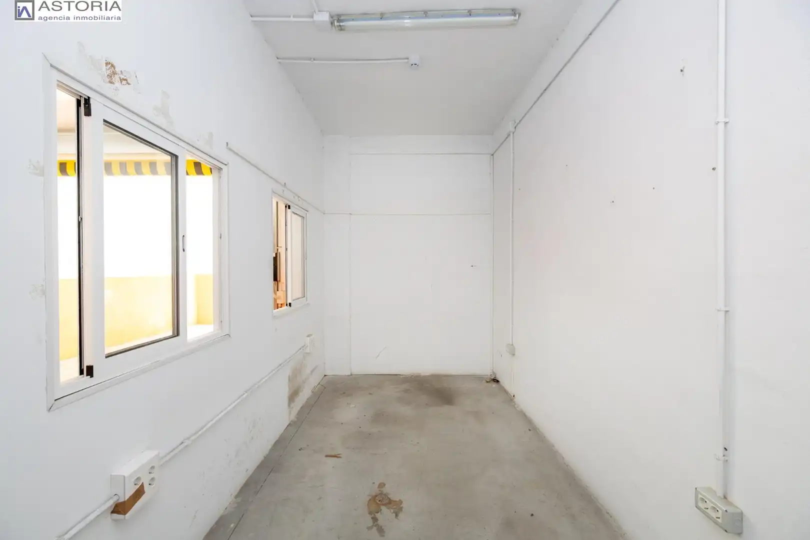 Local comercial en venta en Calle Calle Abderrahmán 11, imagen 28