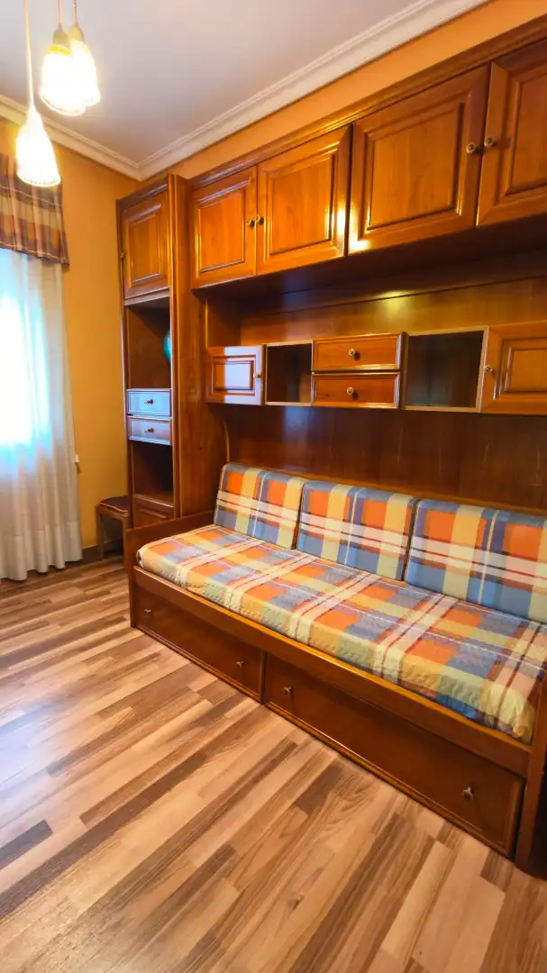 Habitación de Finca rústica en venta en Avilés con Calefacción, Jardín privado y Amueblado