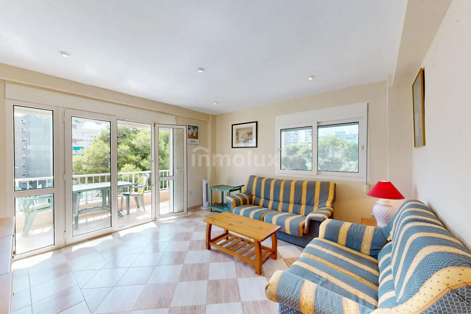 Sala de estar de Piso en venta en Alicante / Alacant con Terraza, Piscina y Amueblado
