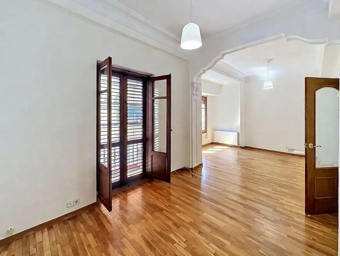Flat for rent in Valencia  with Heating and Balcony