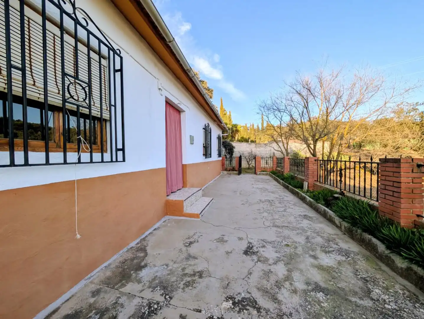 Vista exterior de Finca rústica en venda en Loja amb Terrassa