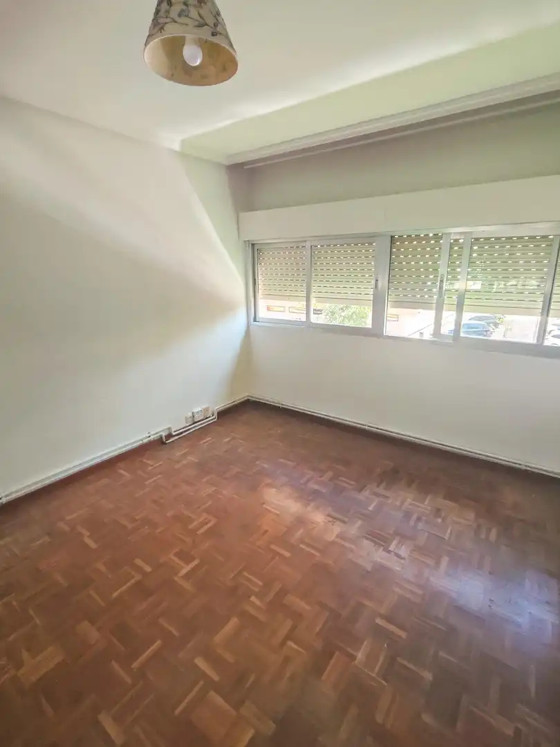 Habitación de Piso en venta en Madrid con Calefacción y Parquet
