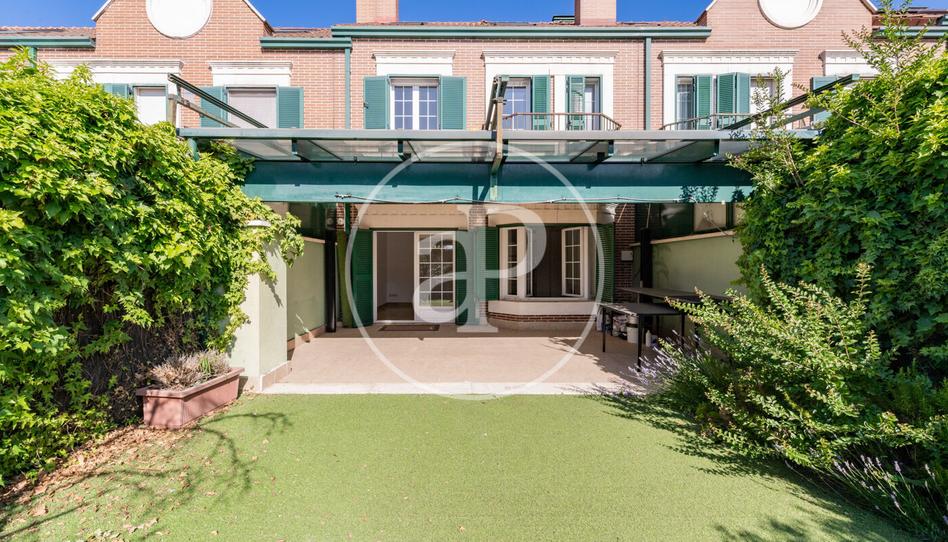 Foto 1 de Casa adosada en venda a Encinar de los Reyes, Madrid