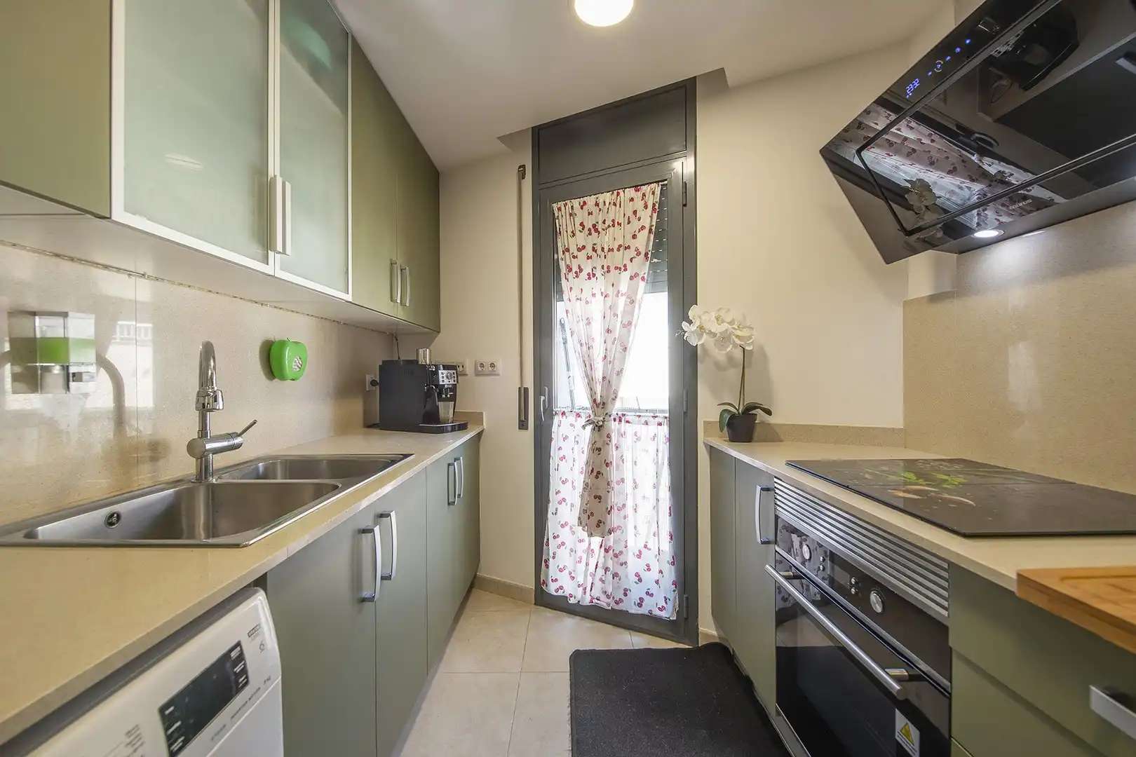 Cocina de Piso en venta en Banyoles con Calefacción, Trastero y Balcón
