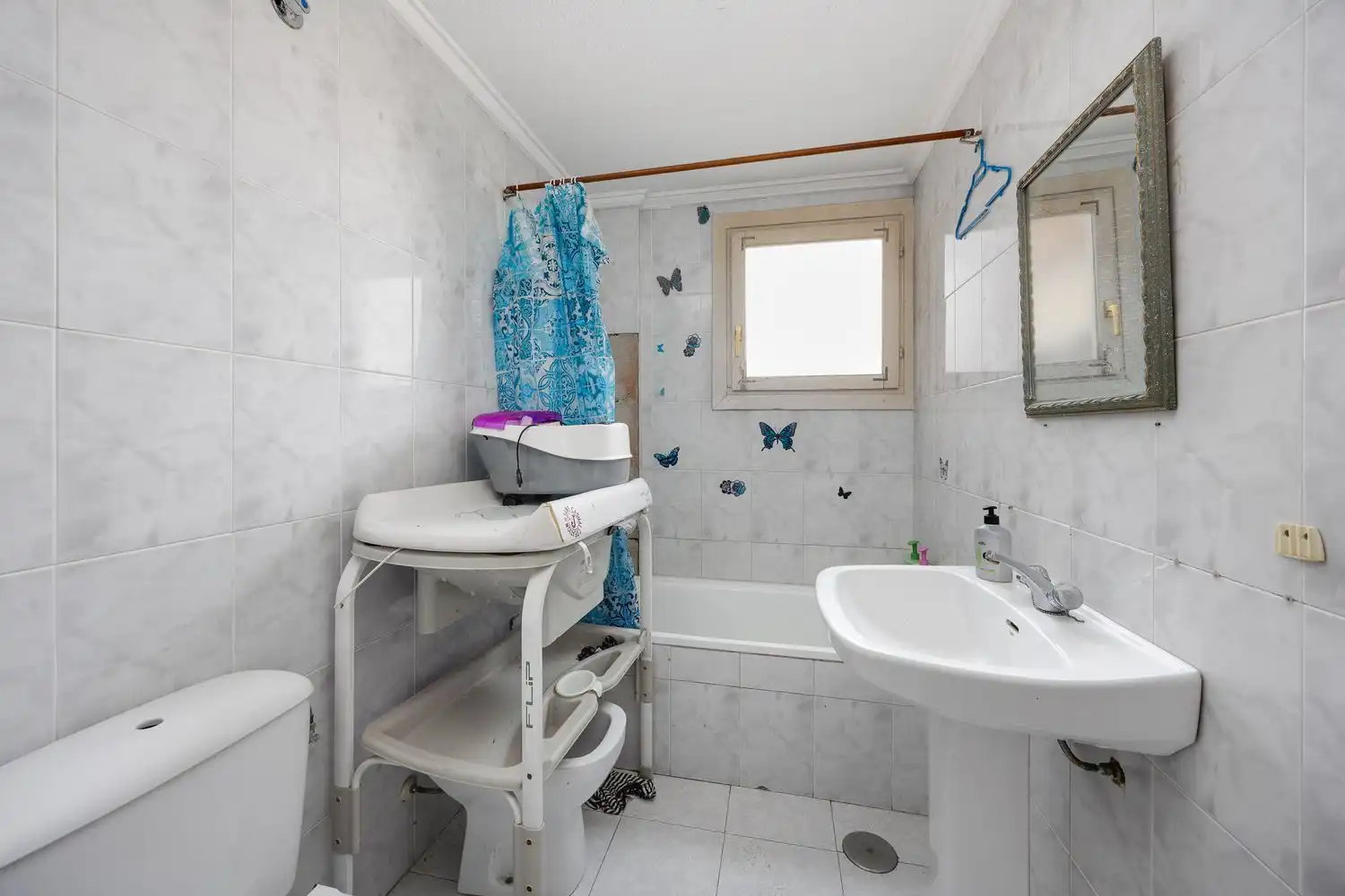Bathroom of Flat for sale in Torrevieja  with Balcony and Community pool