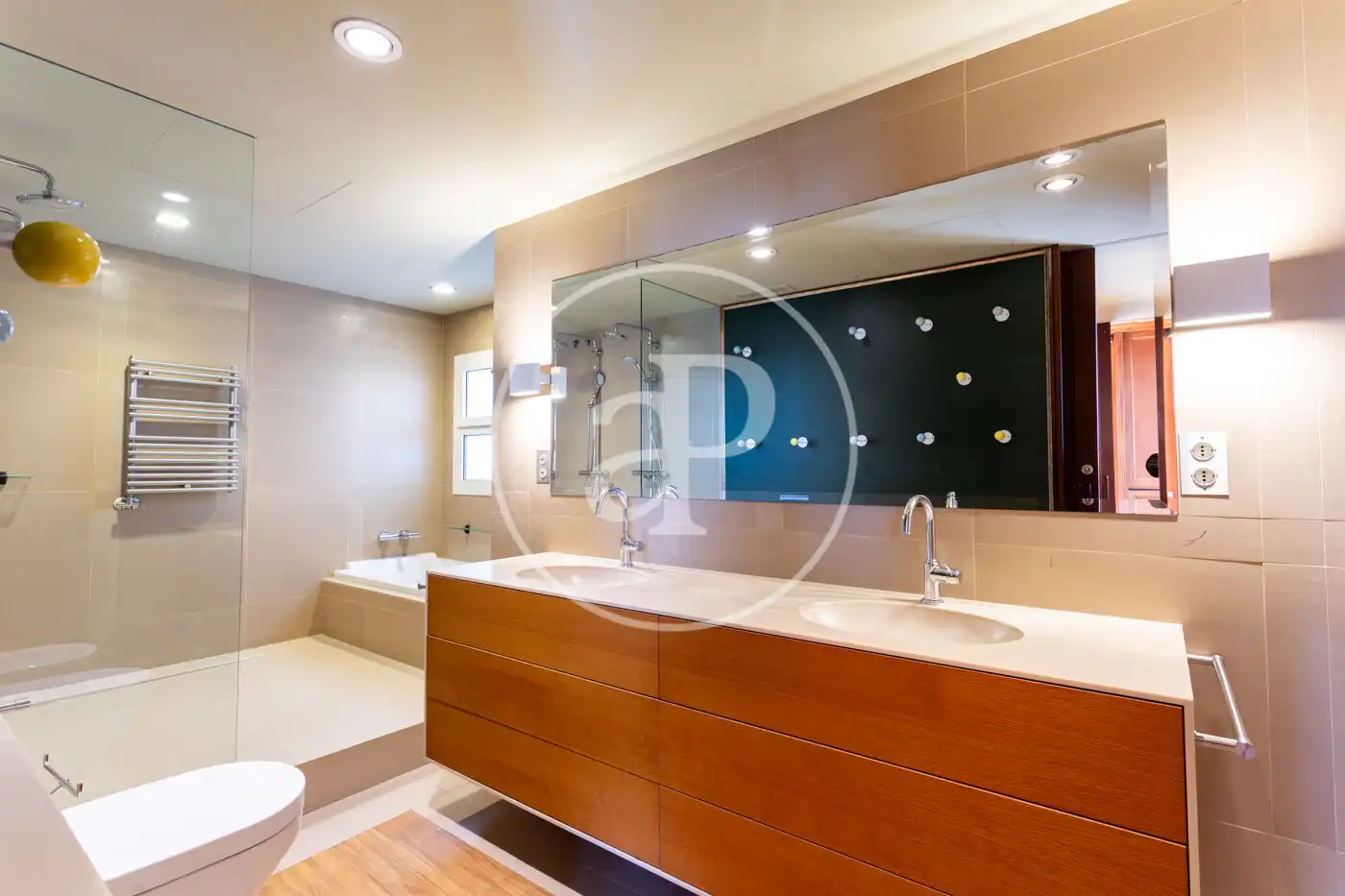 Badezimmer von Dachboden zur Miete in Barcelona mit Klimaanlage, Heizung und Terrasse