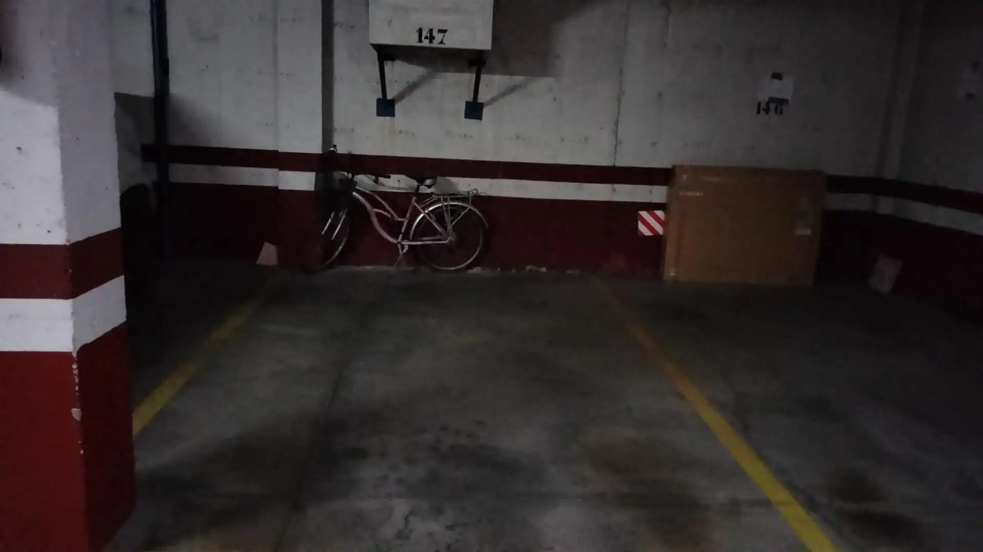 Aparcament en venda a Este - Alcosa- Torreblanca