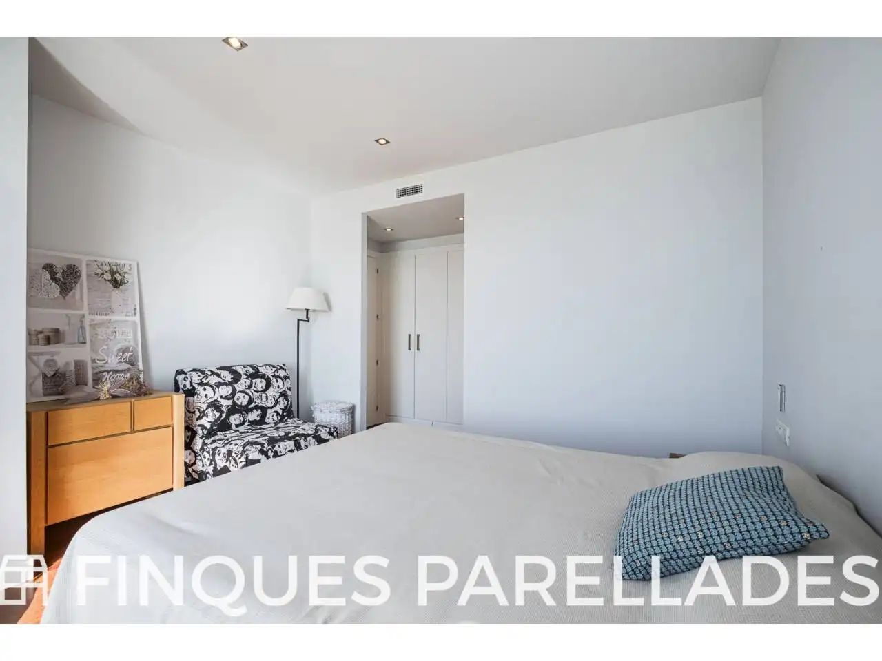 Bedroom of Flat for sale in Sitges  with Air Conditioner, Heating and Parquet flooring