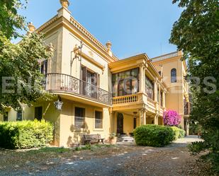 Vista exterior de Casa o xalet de lloguer en Canovelles amb Terrassa i Balcó