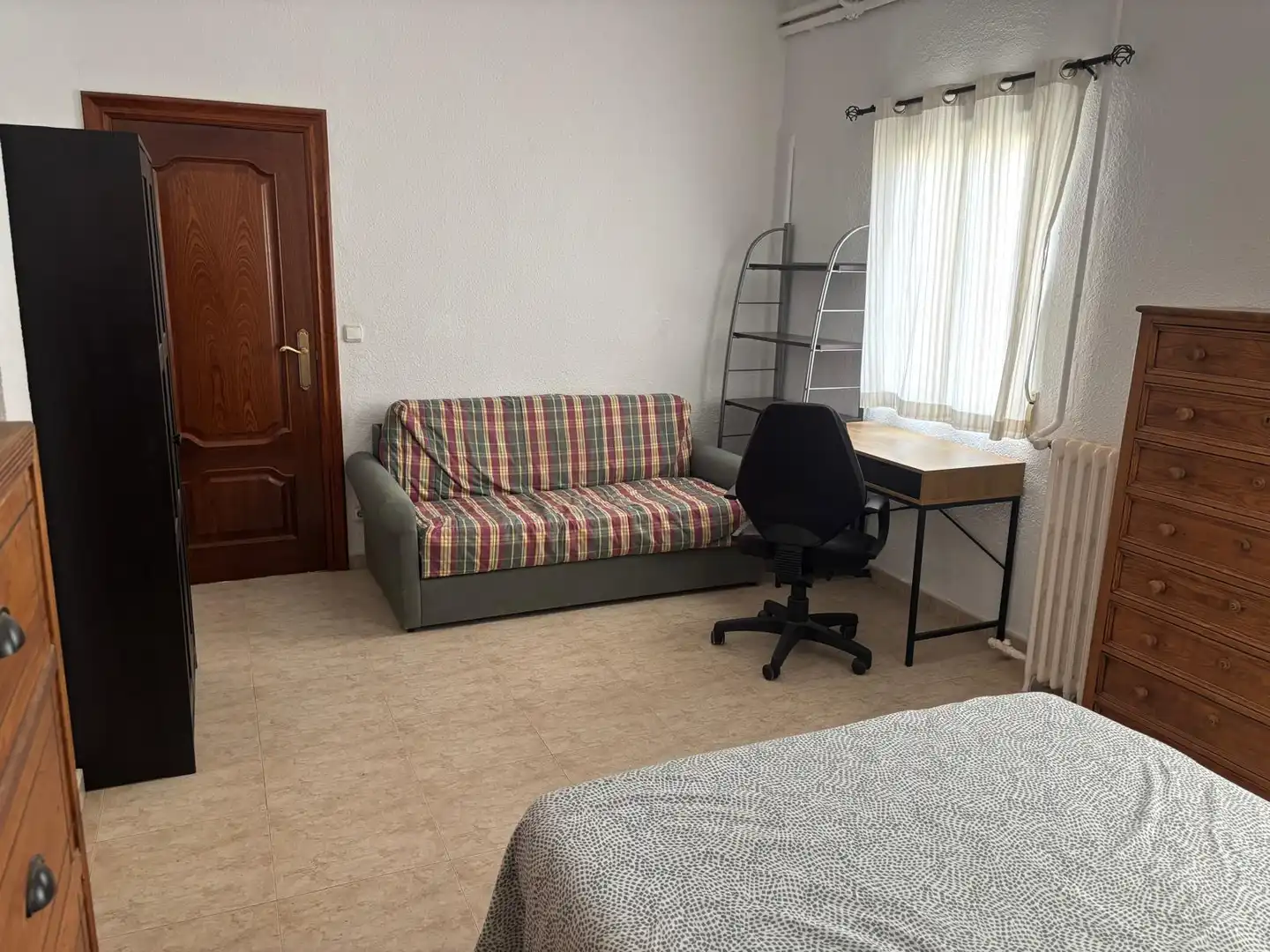 Bedroom of Flat for rent in Zaragoza  with Heating, Furnished and Oven