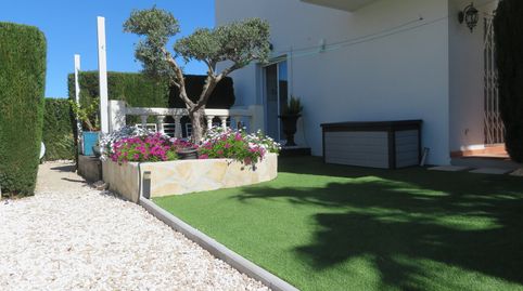 Apartamento con jardín privado y piscina comunitario a 300 m del mar, imagen 2