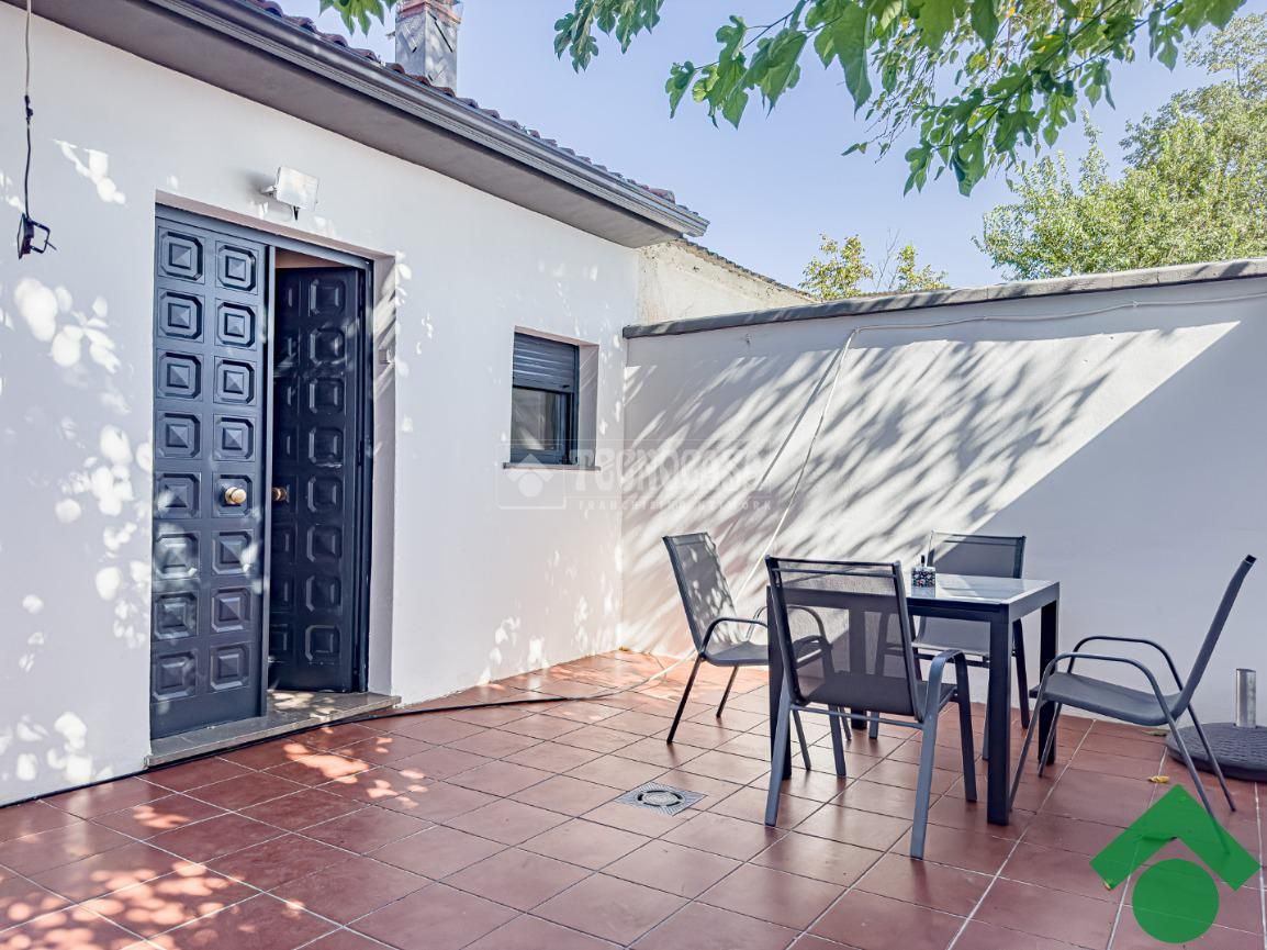 Terrassa de Casa o xalet en venda en Vegas del Genil amb Aire condicionat, Calefacció i Jardí privat