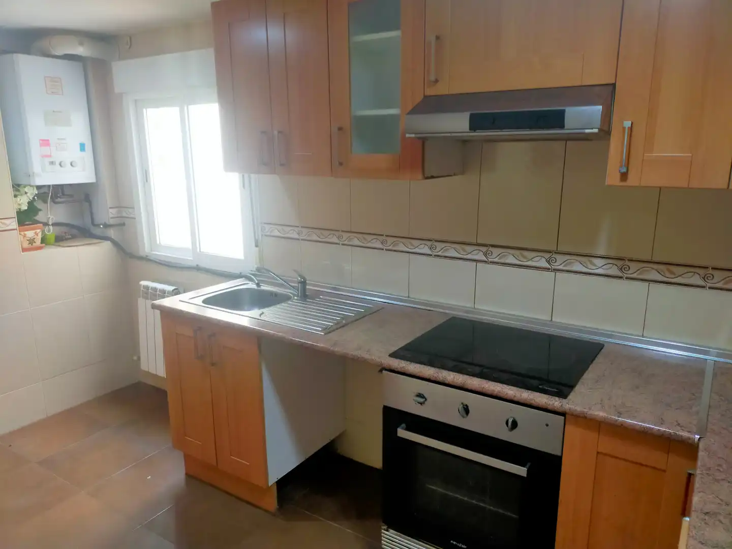 Cocina de Piso en venta en Zaragoza con Calefacción, Parquet y Horno