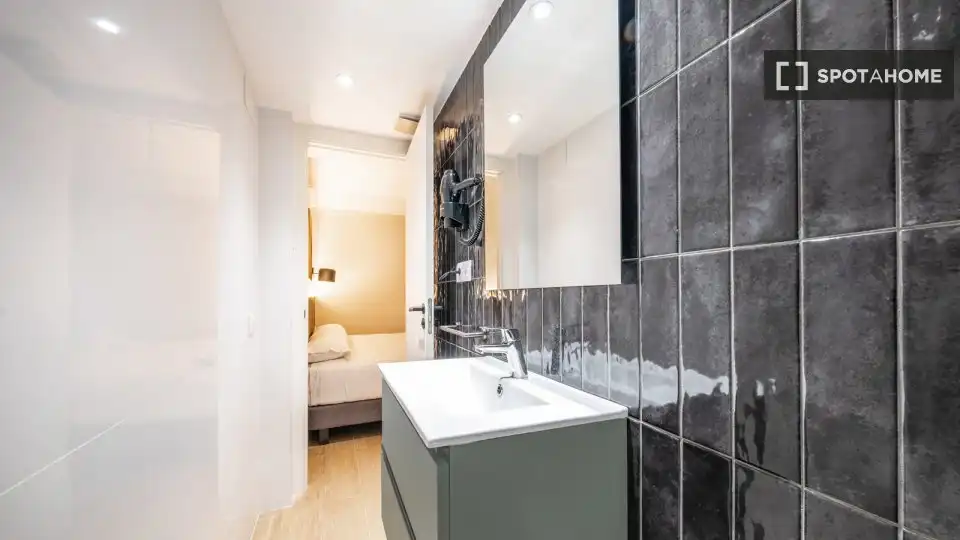 Room in Sants-Badal