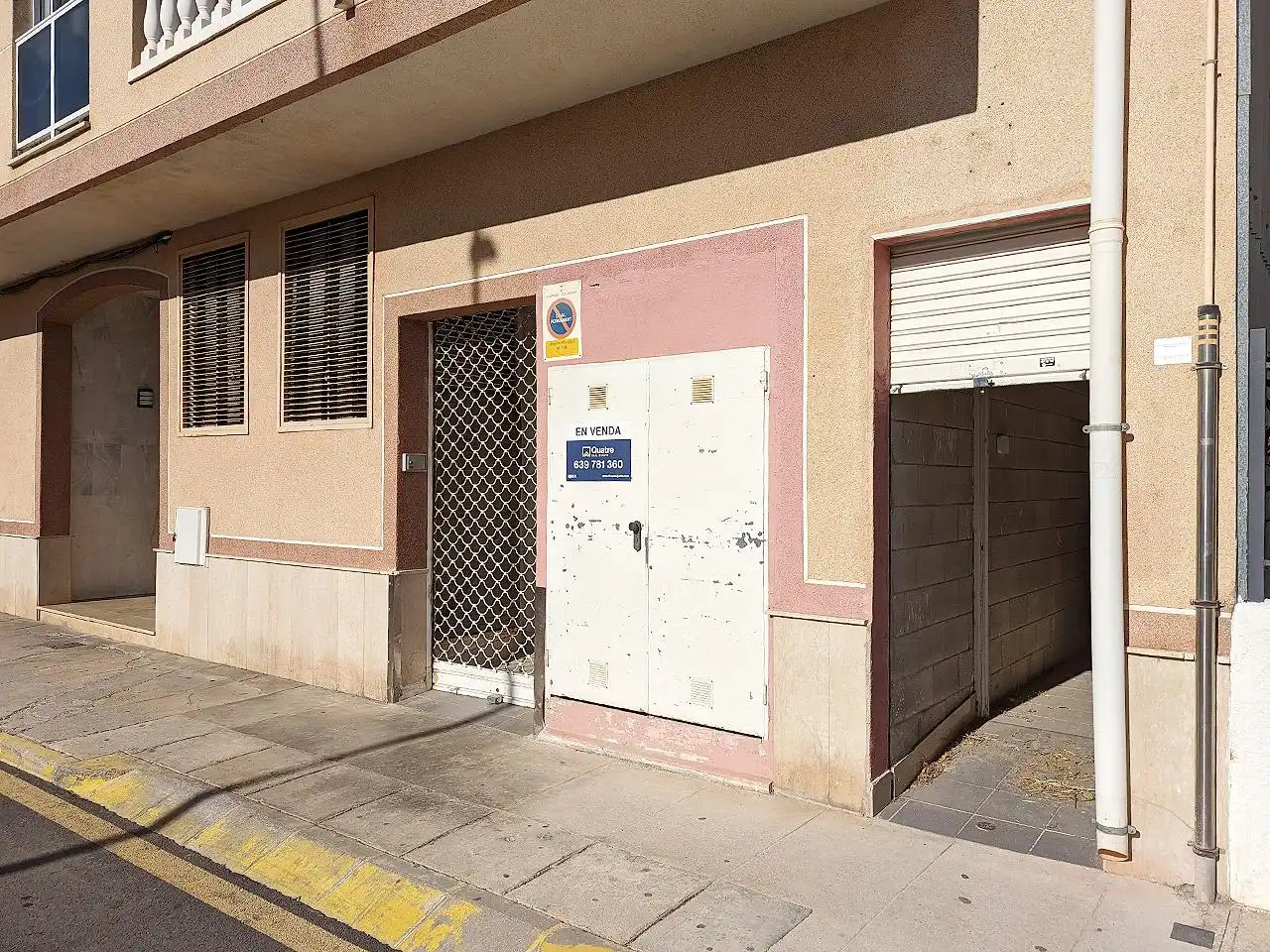 Local commercial à vendre à Ramon Salomon 11