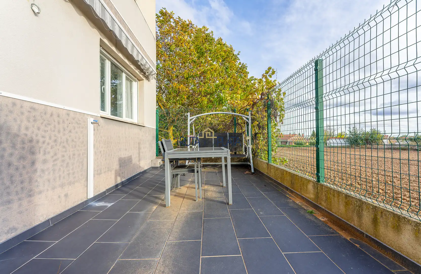 Terraza de Casa adosada en venta en Roales con Calefacción, Jardín privado y Alarma